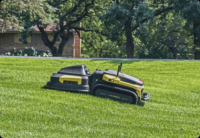 Yarbo Lawn Mower + Snow Blower Bundle thumbnail 2